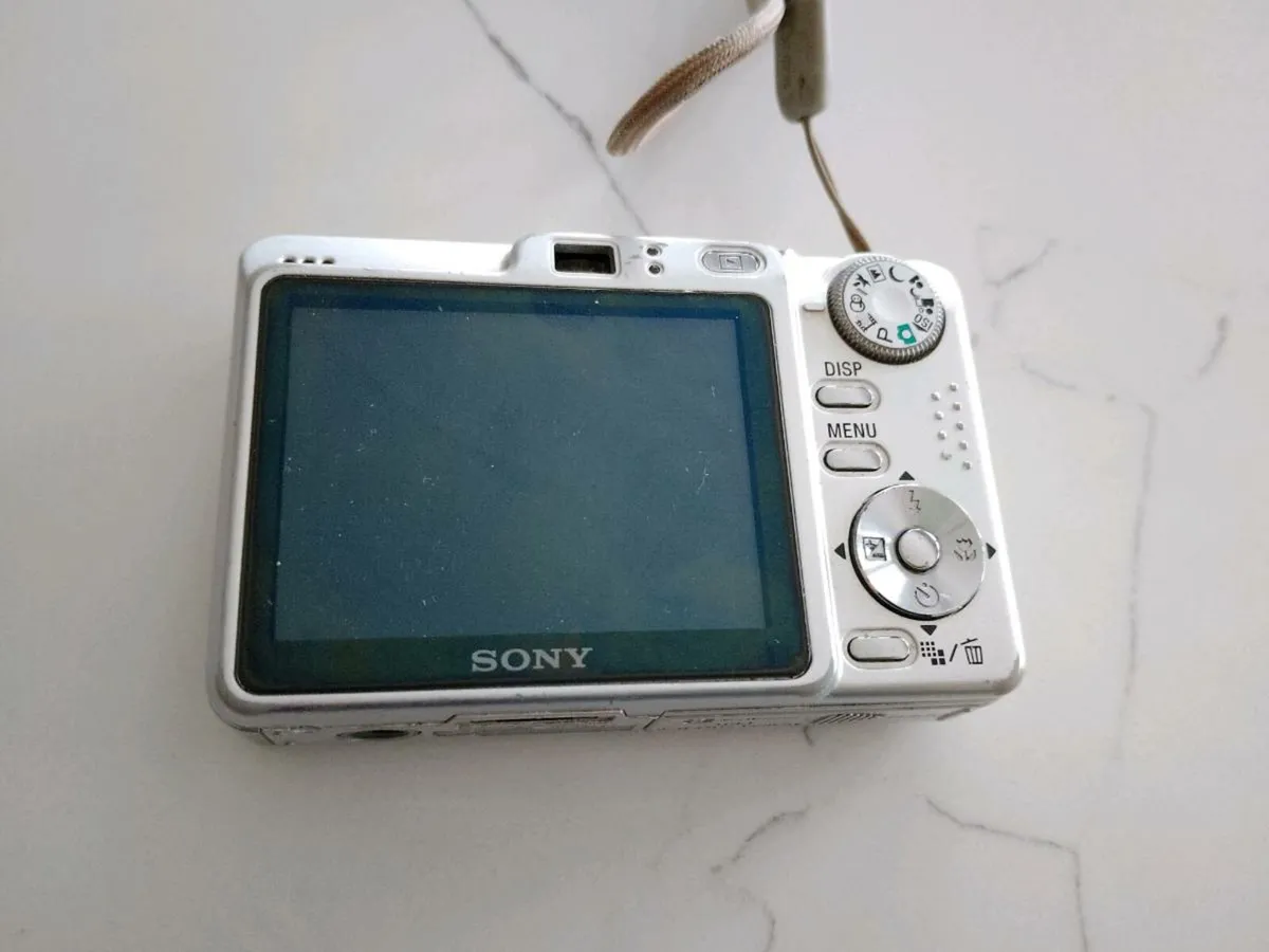 Sony Cybershot DSC-W55 - Image 2