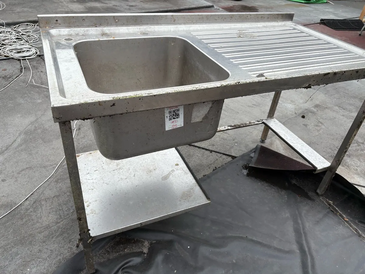 Stainless steel sink