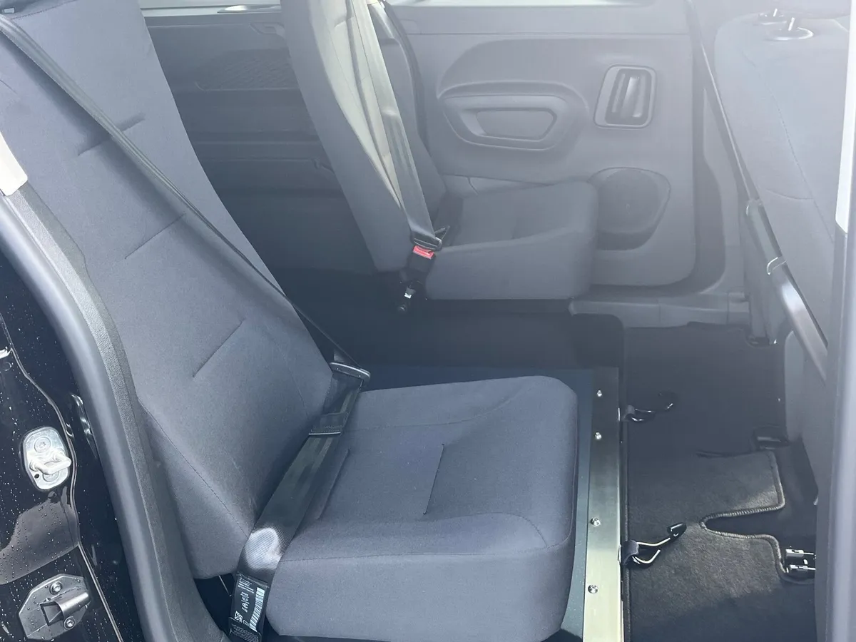 CITROEN BERLINGO WHEELCHAIR ACCESSIBLE - Image 3