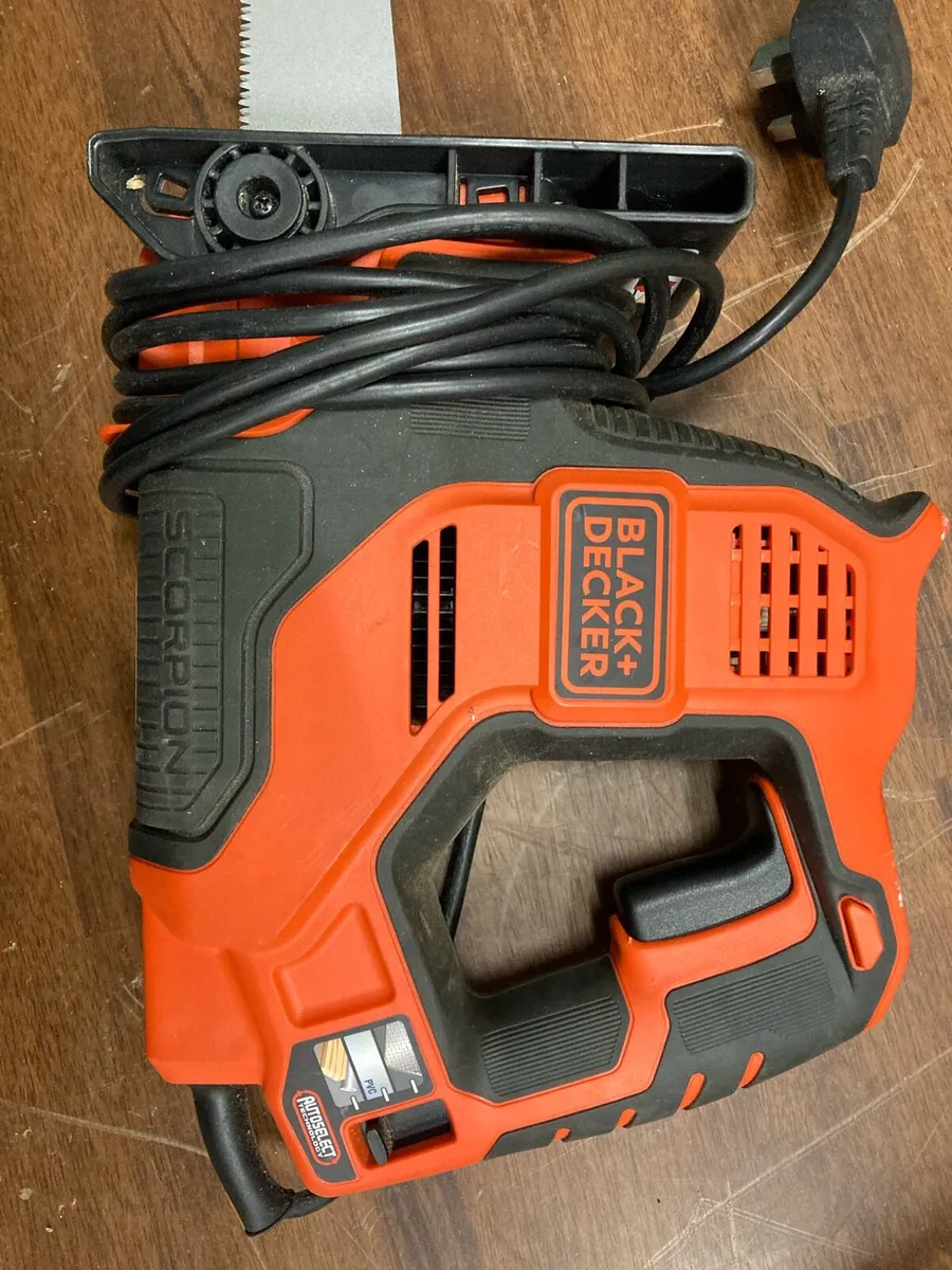 Black Decker Saw - Image 3