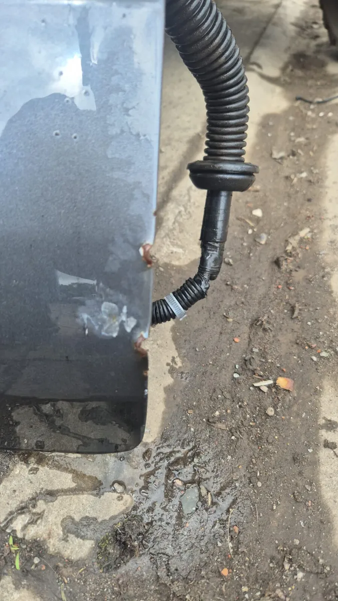2006 TOYOTA LANDCRUISER TAIL DOOR - Image 3