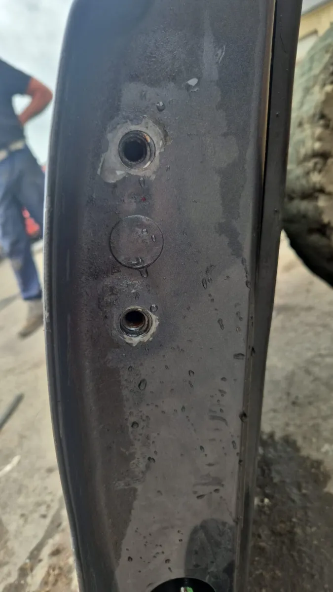 2006 TOYOTA LANDCRUISER TAIL DOOR - Image 4