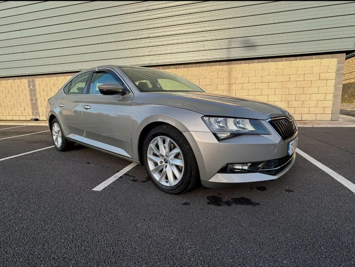 Skoda Superb 1.6 TDI SE Auto - Image 2