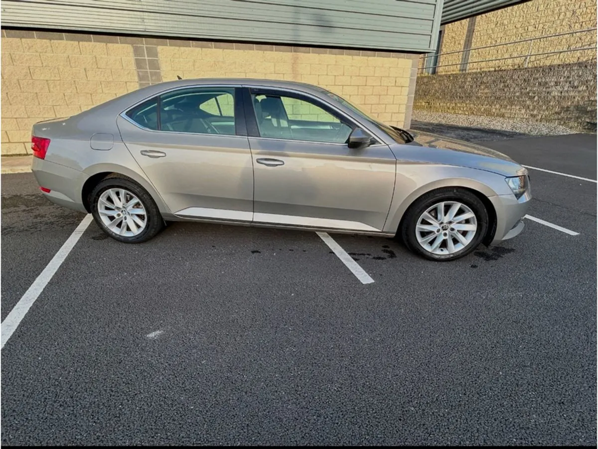 Skoda Superb 1.6 TDI SE Auto - Image 4
