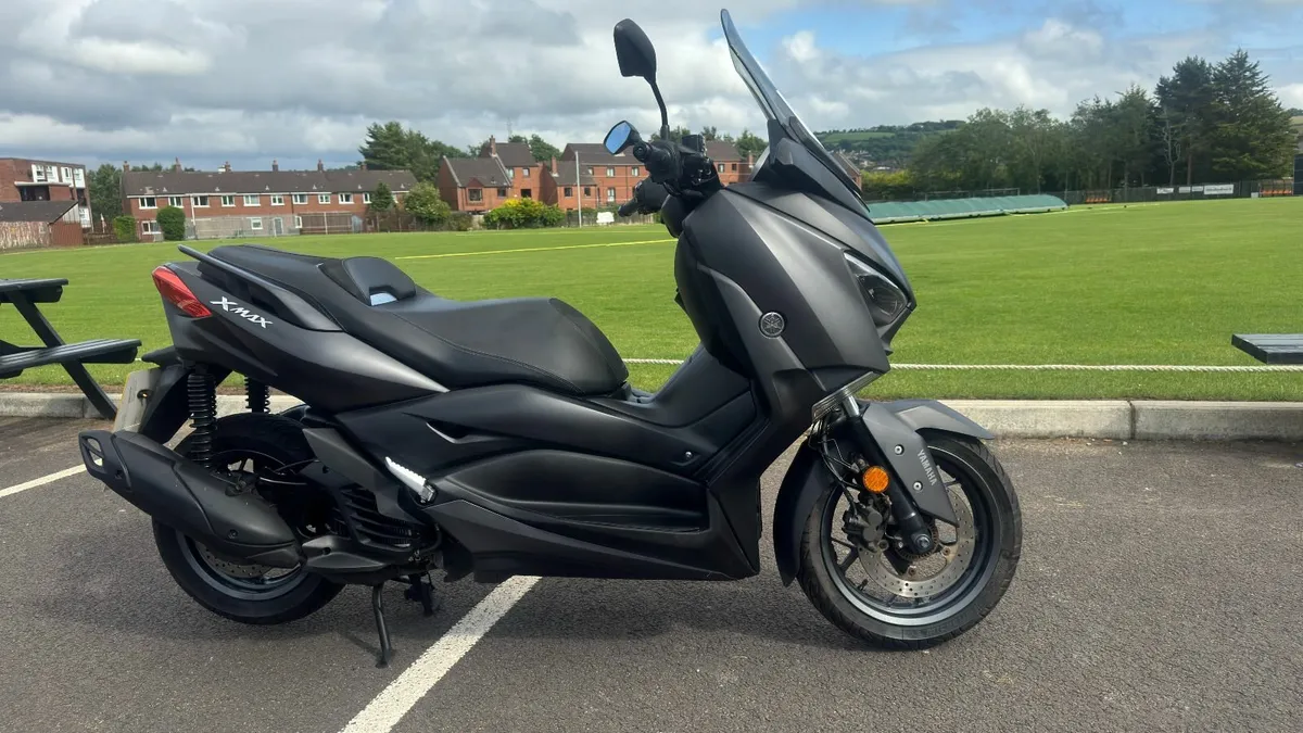 YAMAHA X-Max 2022 spotless  -yp125ra - Image 1