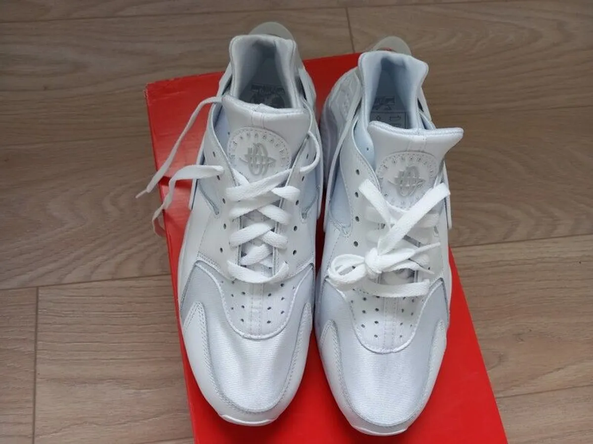 Nike Air Huarache Platinum White UK8.5 - Image 1