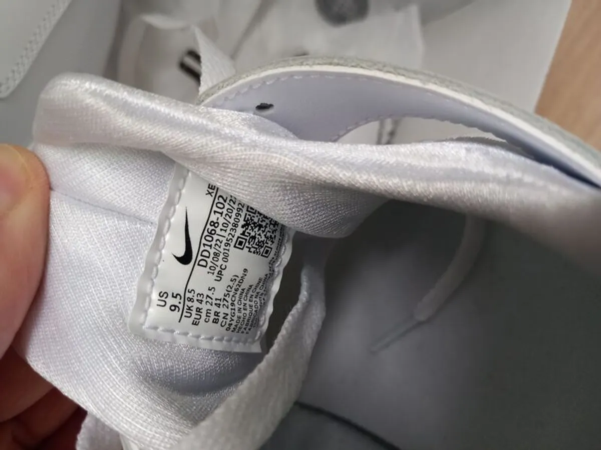 Nike Air Huarache Platinum White UK8.5 - Image 3