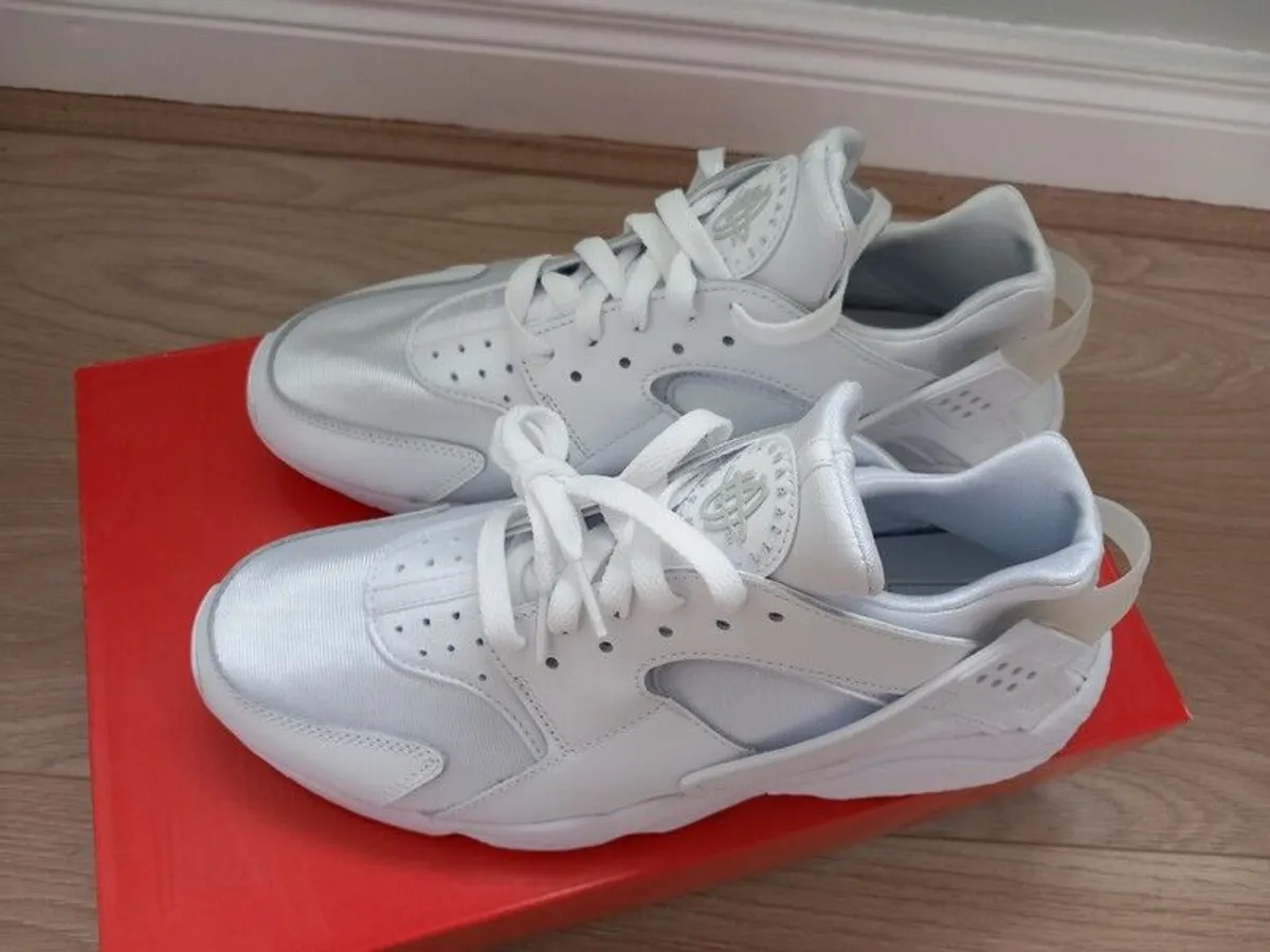 Nike Air Huarache Platinum White UK8.5 - Image 4