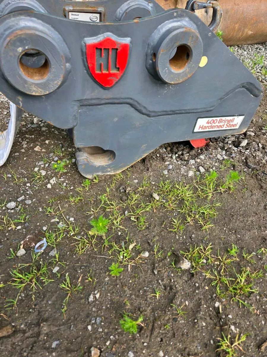 New Strickland Hydraulic Quick Hitch 3 to 6 ton - Image 2