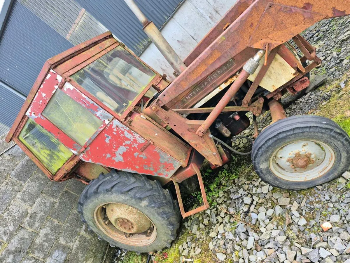 International tractor - Image 3