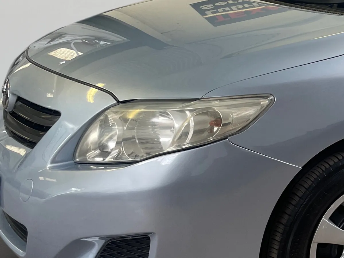 2010 -Toyota Corrolla-1.4 Saloon petrol - Image 4