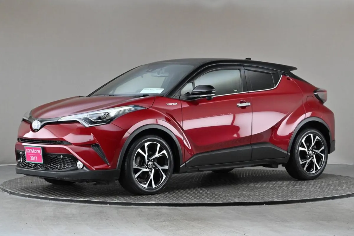Toyota C-HR 1.8 Hybrid  2tone Roof half Leather r - Image 4
