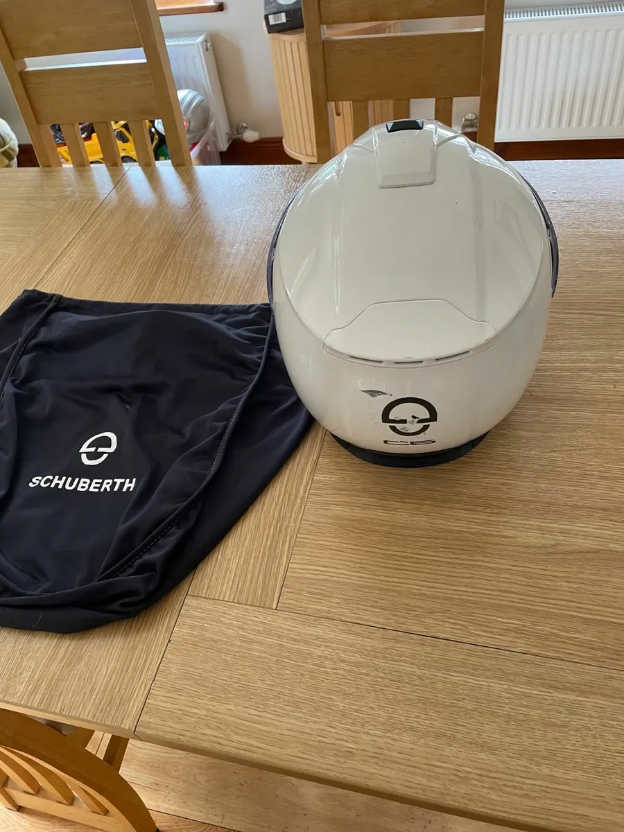 Schubert C5 Helmit  and Garmin Sat nav 595 LM - Image 2