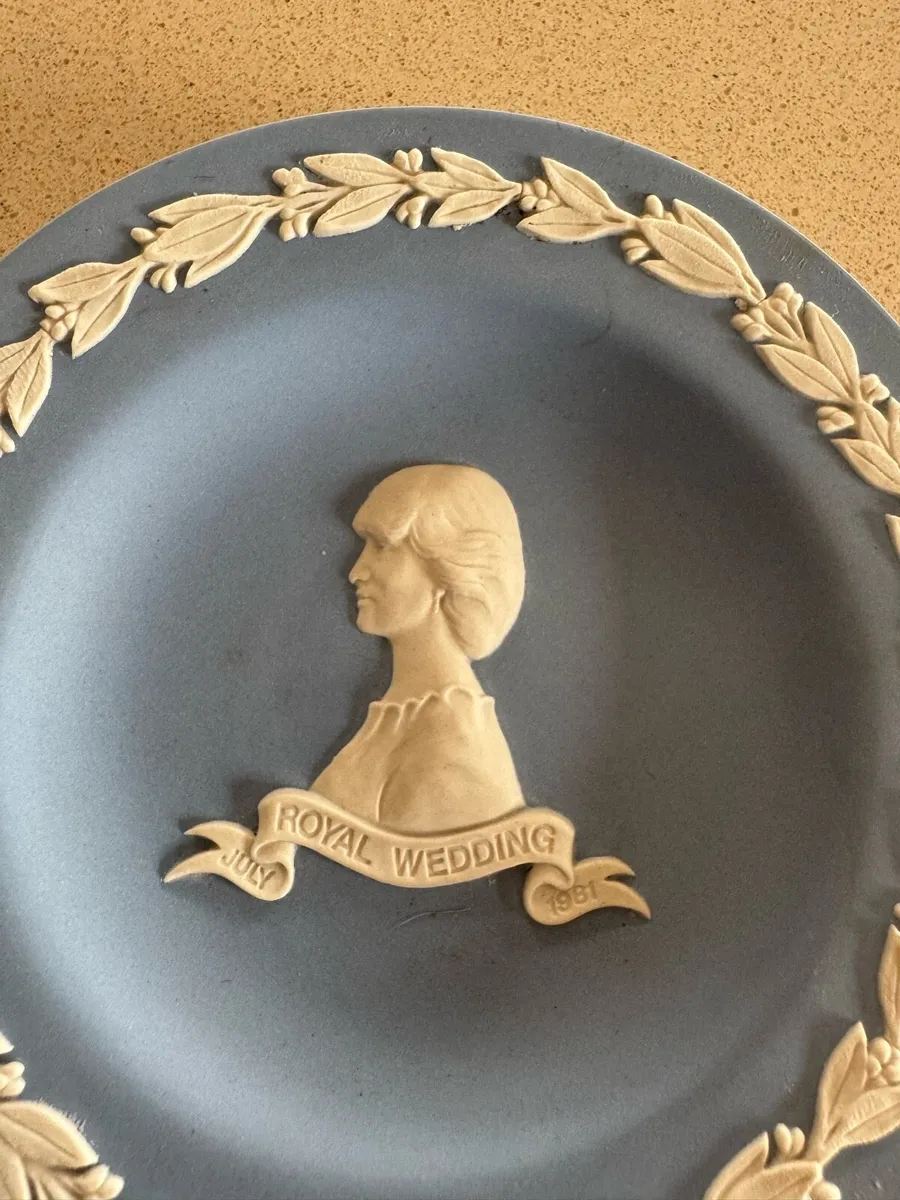 Wedgwood plates - Image 3