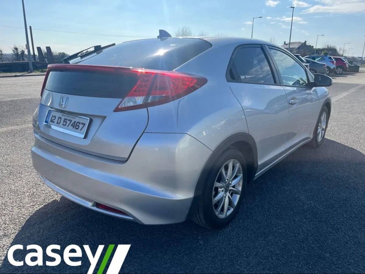 Honda Civic 2.2i Dtec ES 5DR - Image 2