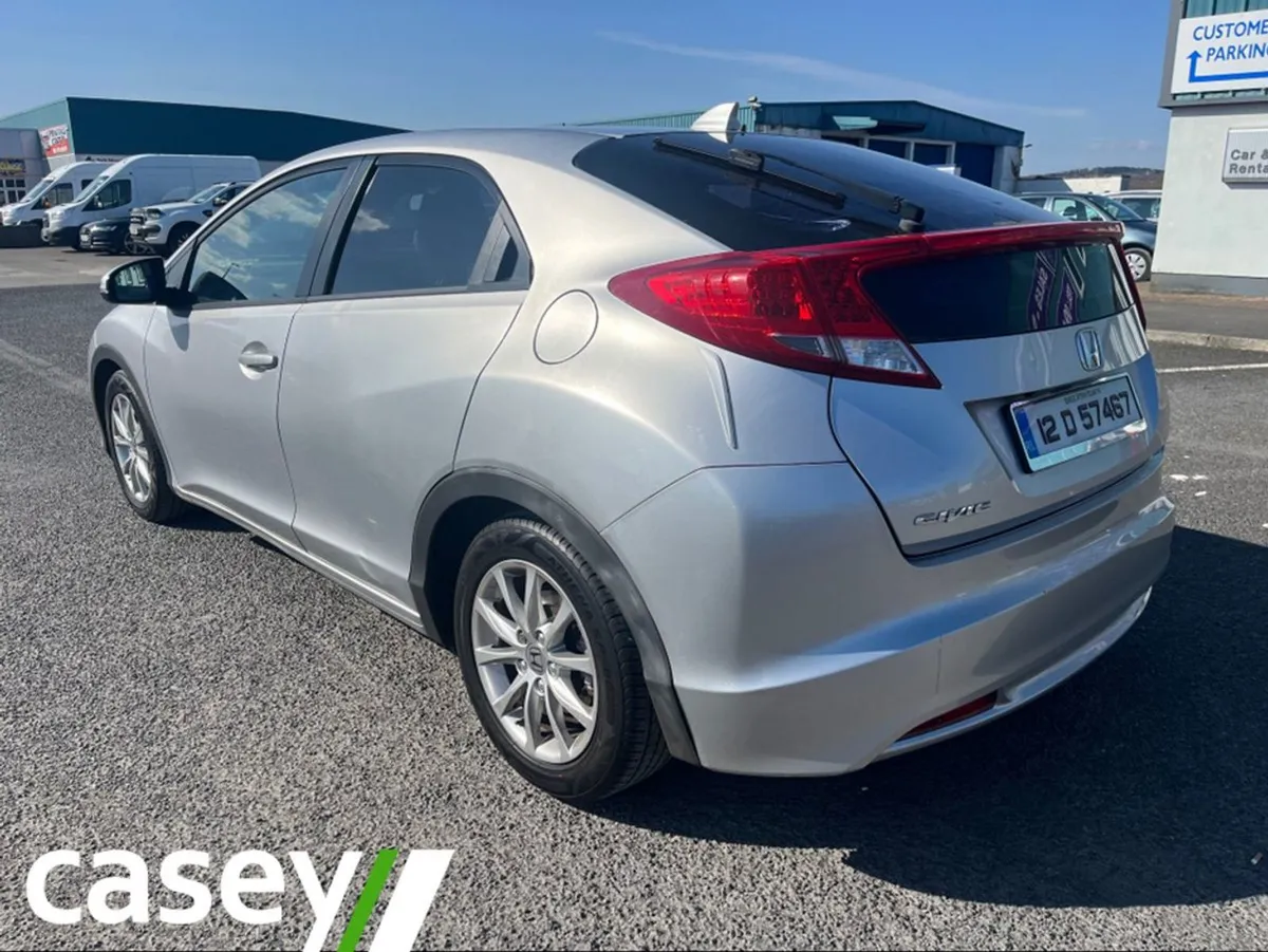 Honda Civic 2.2i Dtec ES 5DR - Image 4