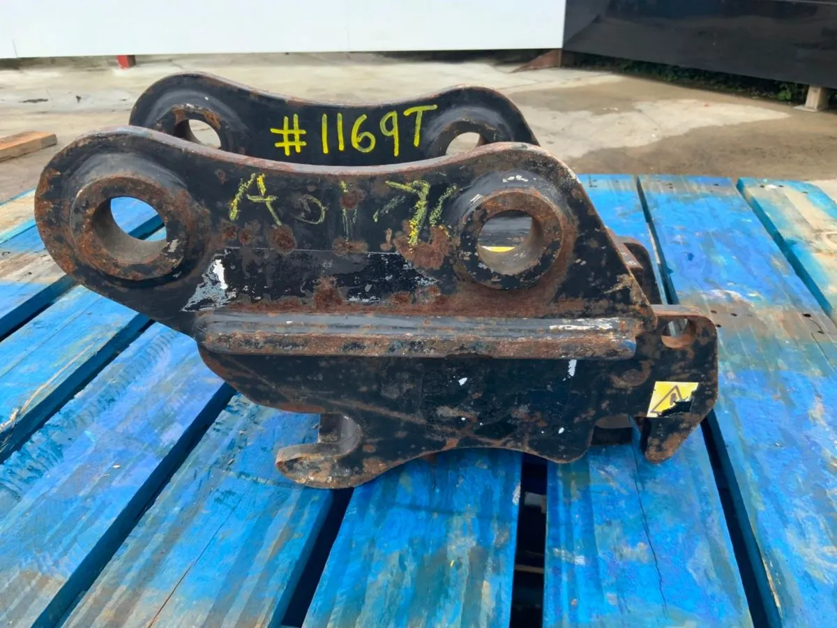 STRICKLAND QUICK HITCH...35mm PINS........1169t. - Image 3