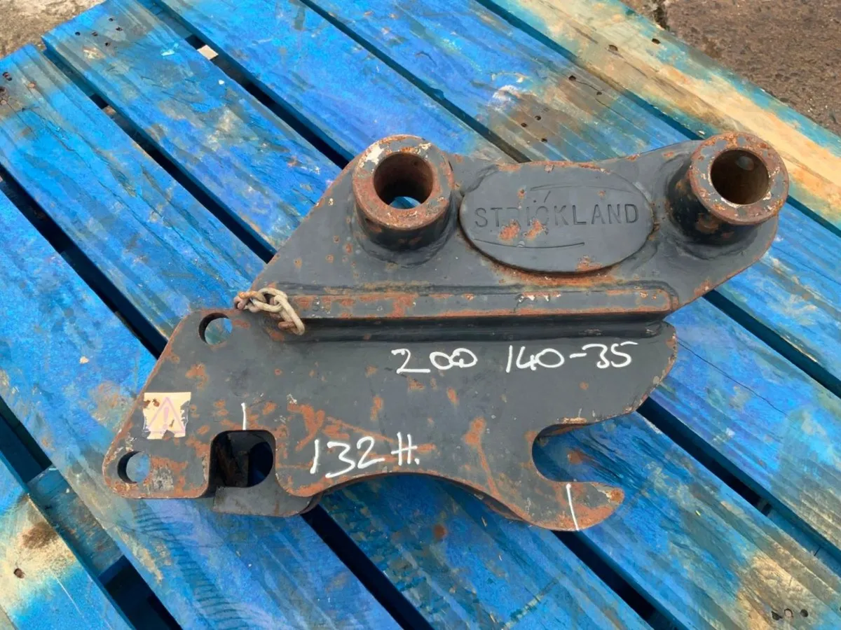 STRICKLAND QUICK HITCH...35mm PINS........1169t. - Image 2
