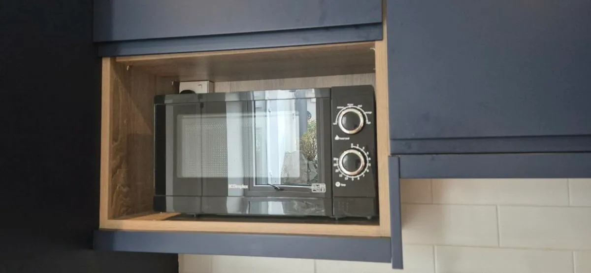 Dimplex Microwave - Image 1