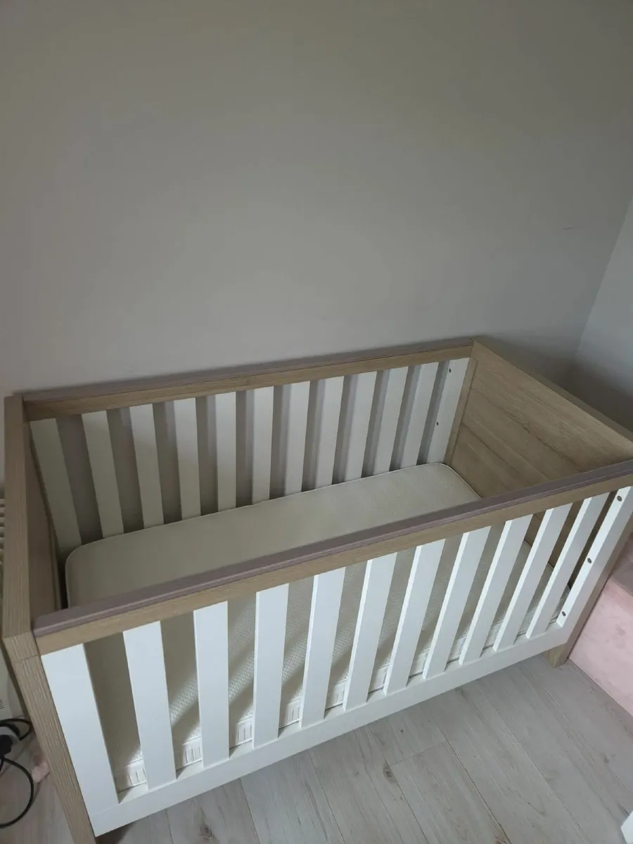 Cot no matress - Image 4