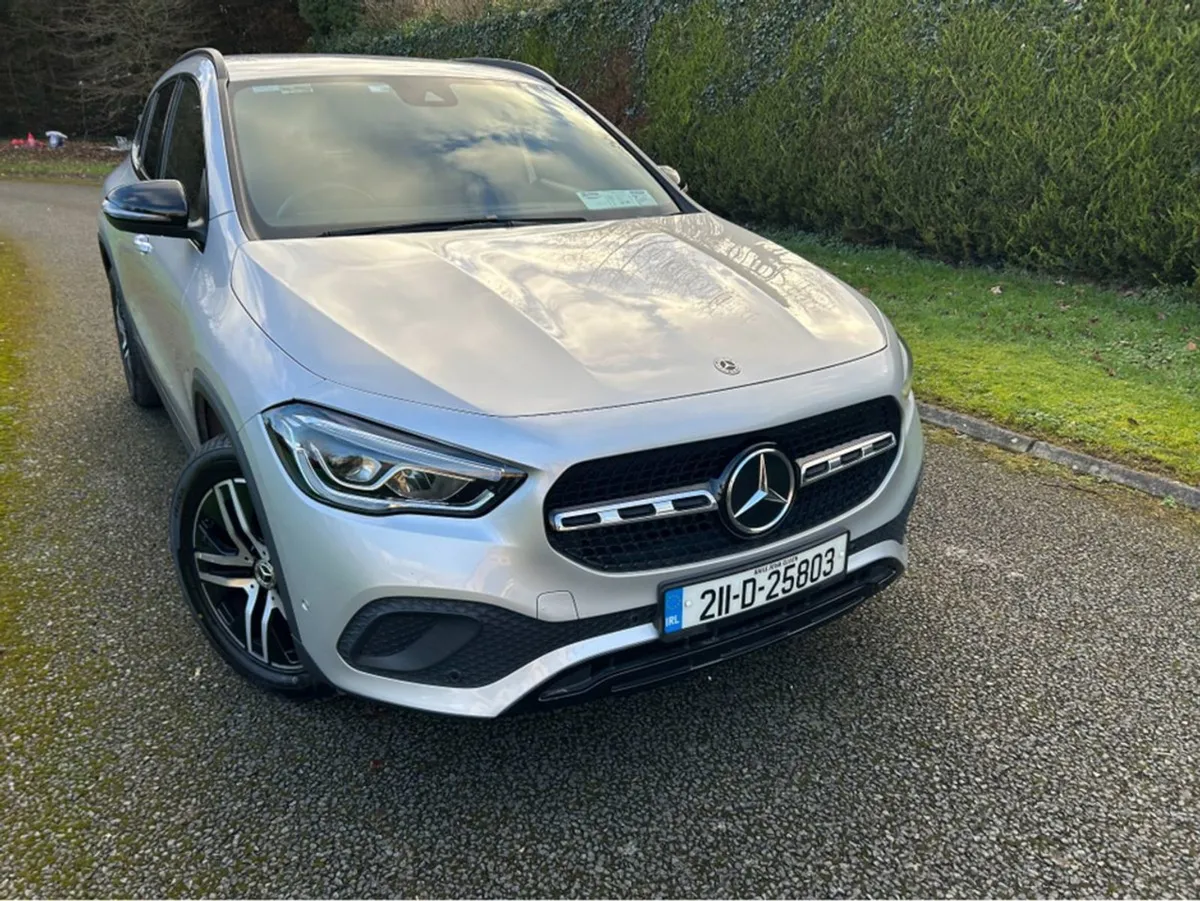 Mercedes-Benz GLA Class Auto2.0// 4wheel Drive/// - Image 3