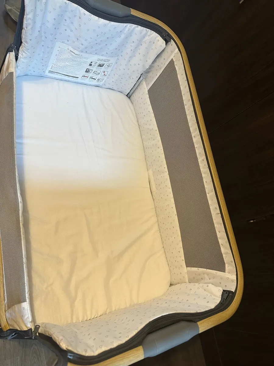 Tutti Bambini CoZee Bedside Crib - Image 2