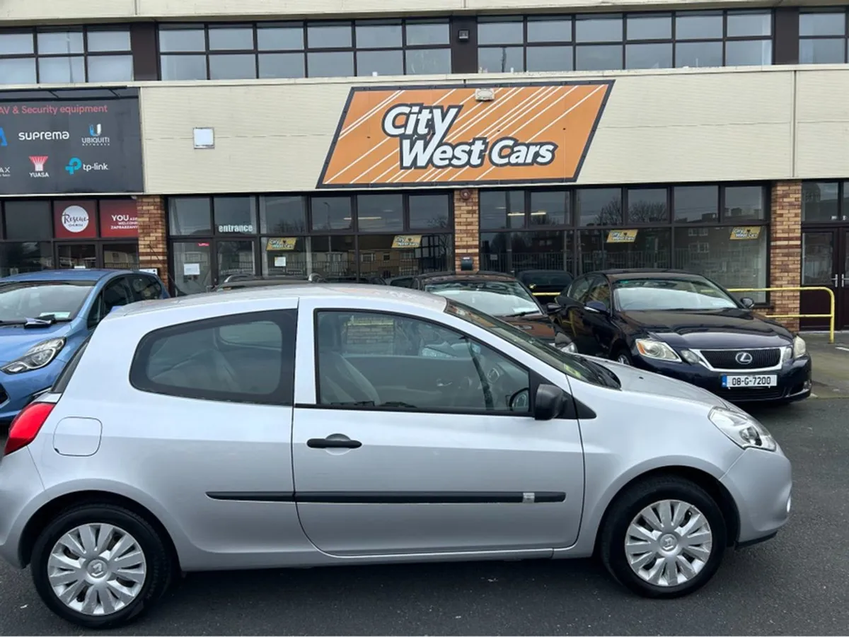 Renault Clio Petrol///tiny Kilometres With Brand - Image 1