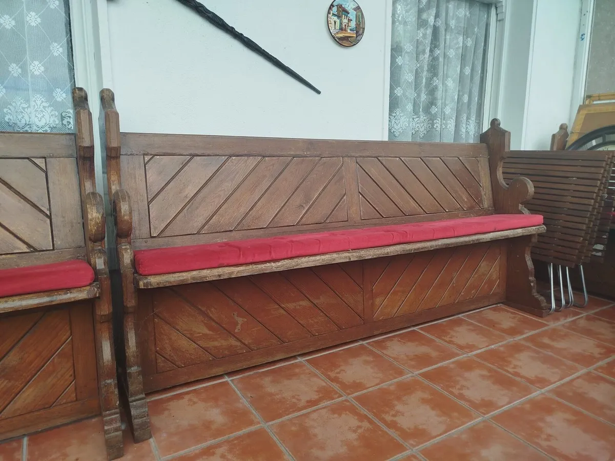 4 Benches - Image 2