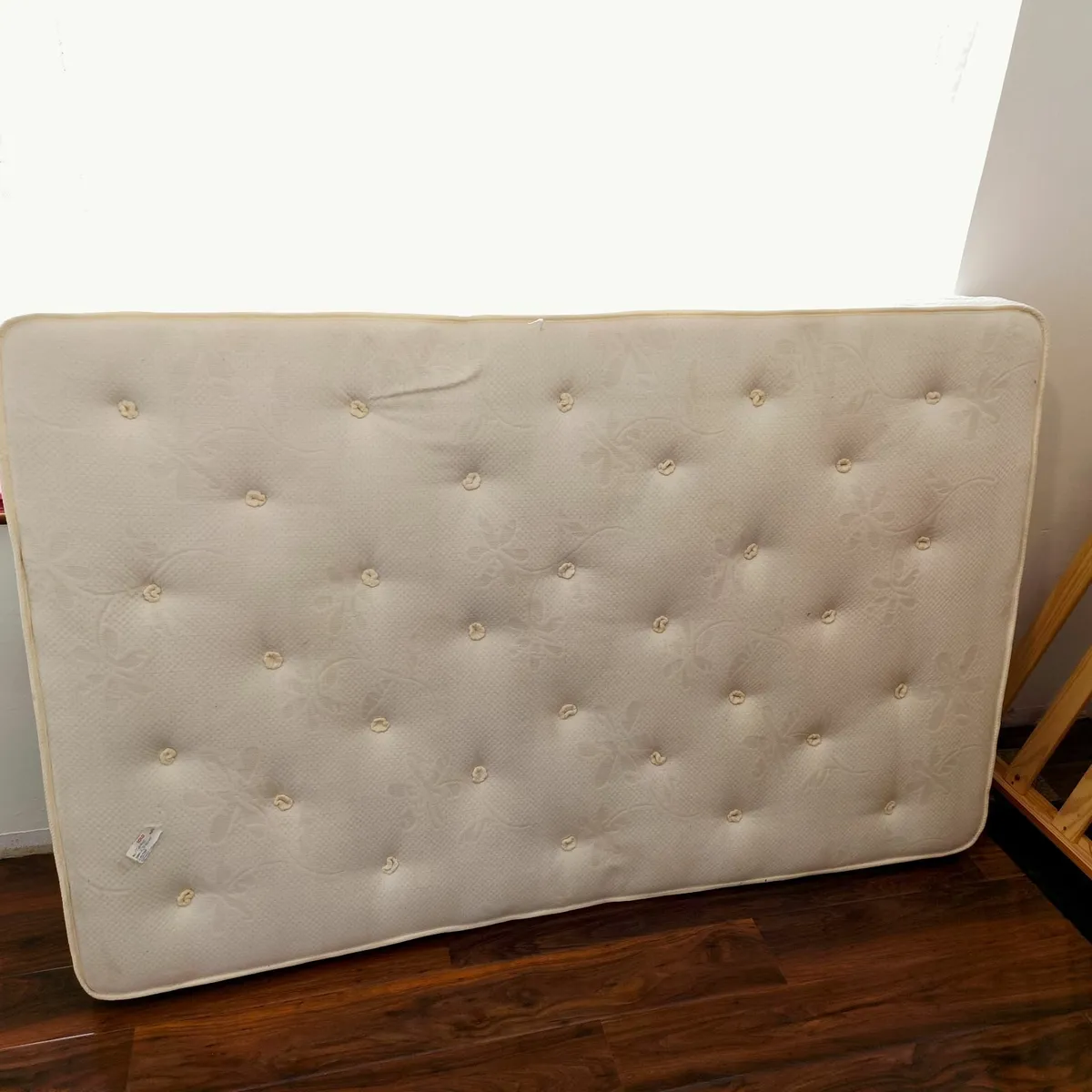 Bed frame with mattress included - Image 3