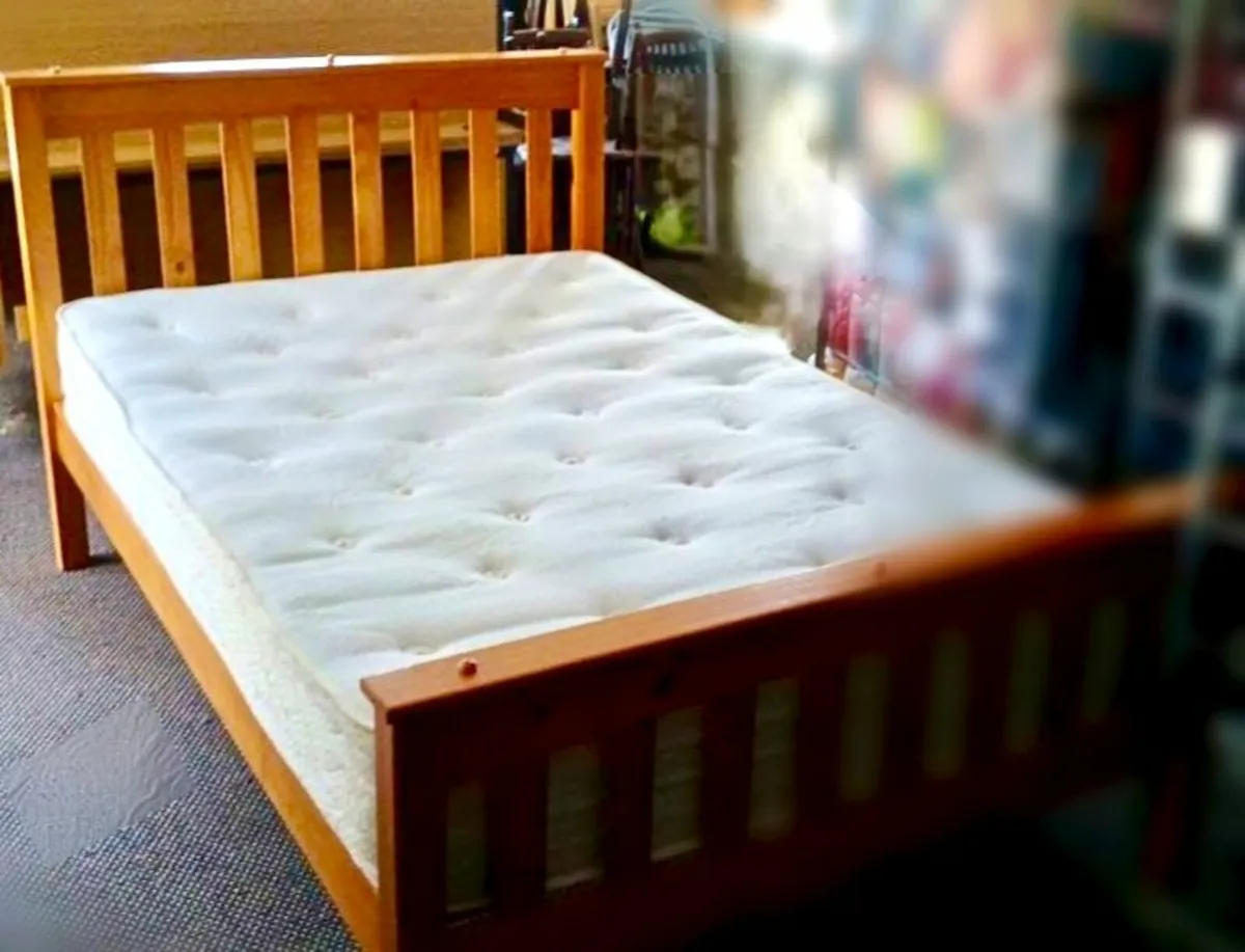 Bed frame with mattress included - Image 1
