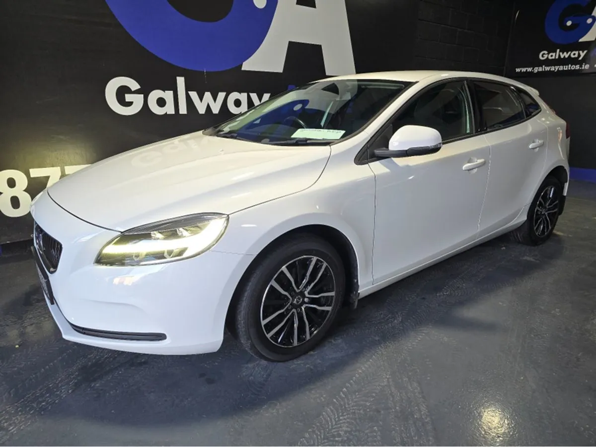 Volvo V40 2.0 D Momentum Nav-fully Serviced - Image 2
