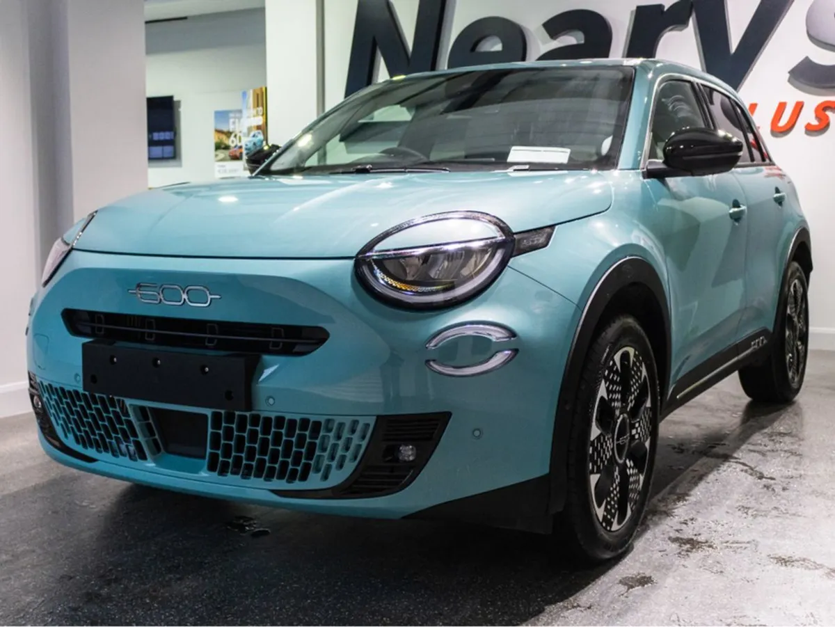 Fiat 600 Hybrid 1.2 100HP LA Prima - Image 3