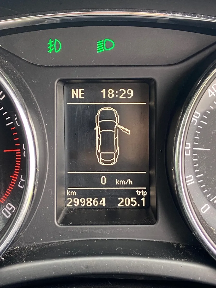 Skoda Superb 2009 - Image 4