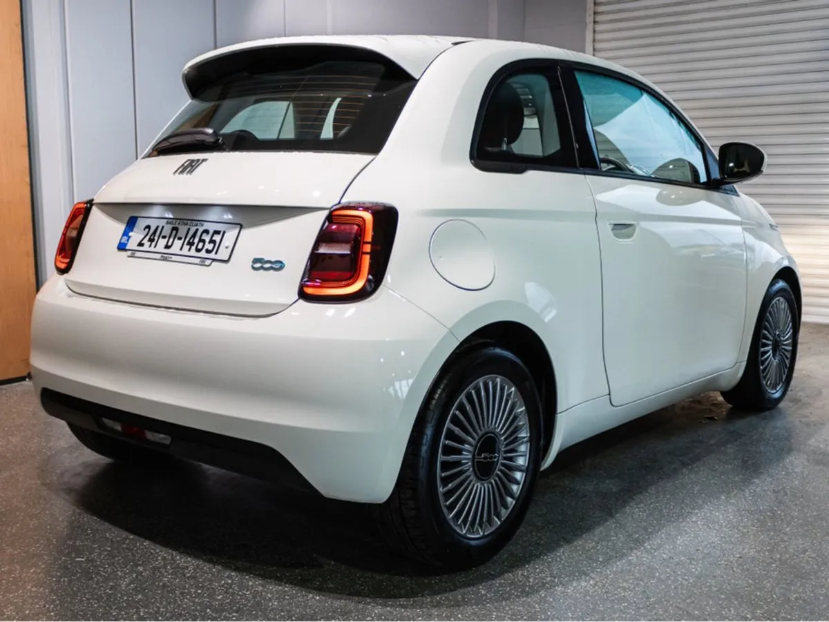 Fiat 500e Icon 24kwh 3DR Auto - Image 4