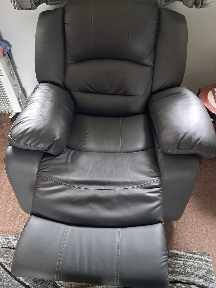 Recliner - Image 2