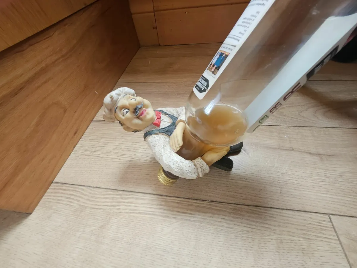 Wine bottle holder - Image 1