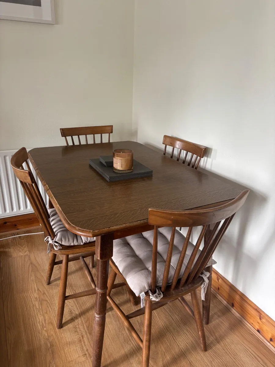 Table & Chairs - Image 2