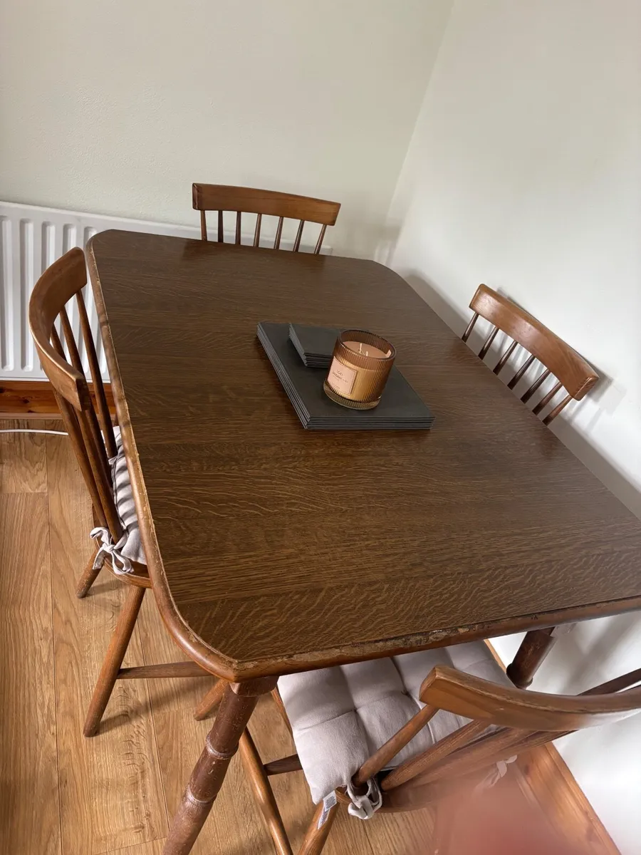 Table & Chairs - Image 3