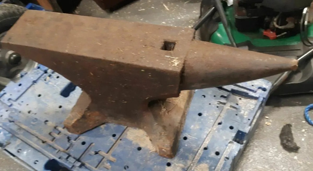 Big Blacksmith Anvil - Image 1