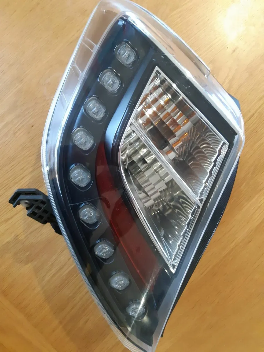 toyota light - Image 2
