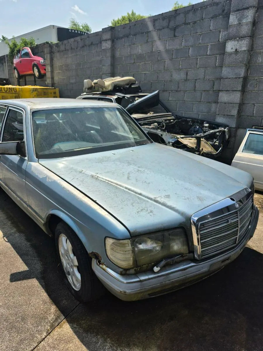 Mercedes W126 2x + 5 wheels with new tyres - Image 1
