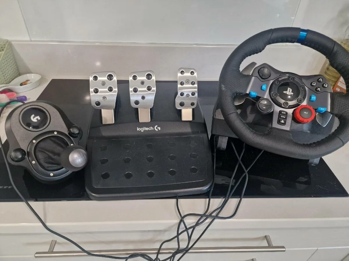 Logitech G29 Driving Force with shifter - Image 1