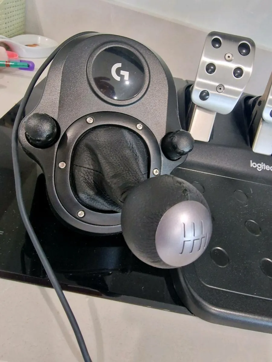 Logitech G29 Driving Force with shifter - Image 4