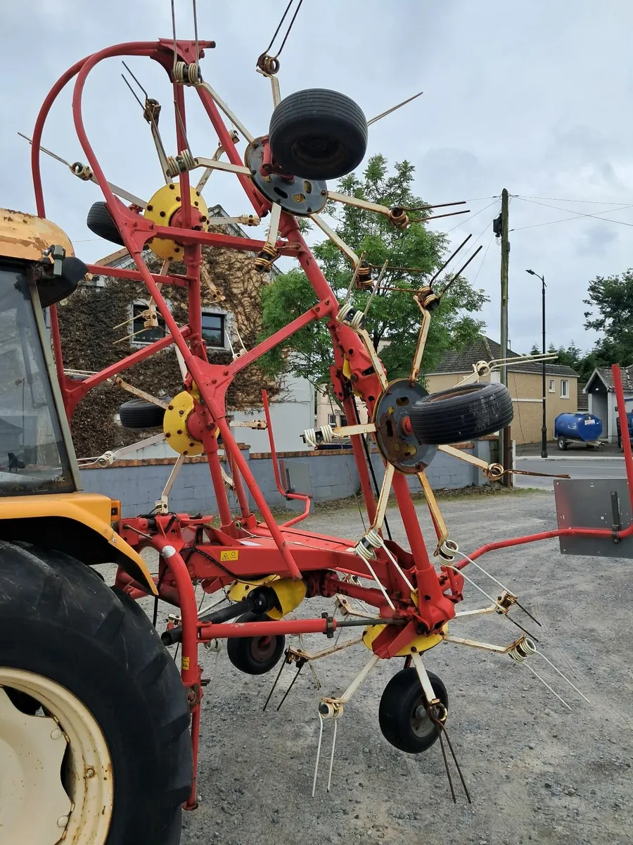 Pottinger 6 Rotor Tedder - Image 3