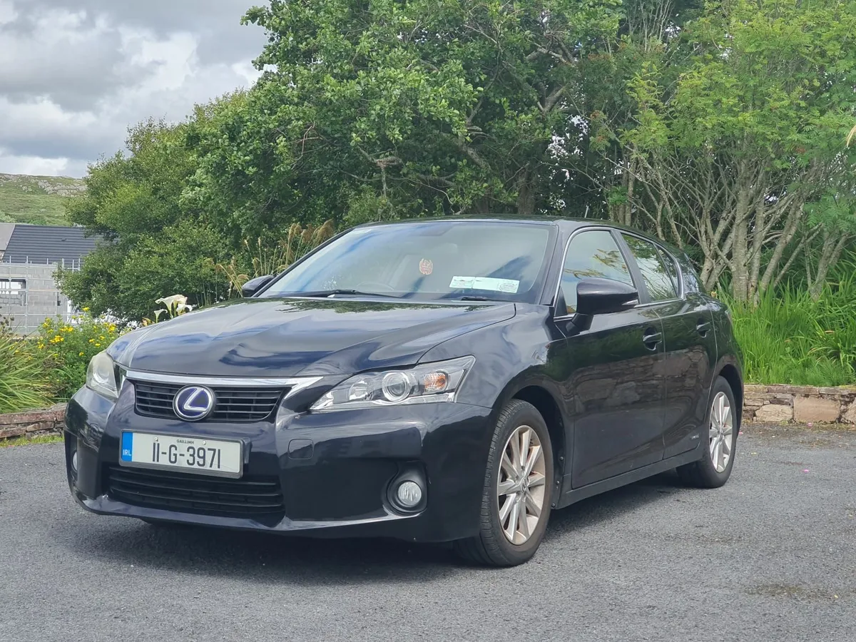 Lexus CT 2011 - Image 1