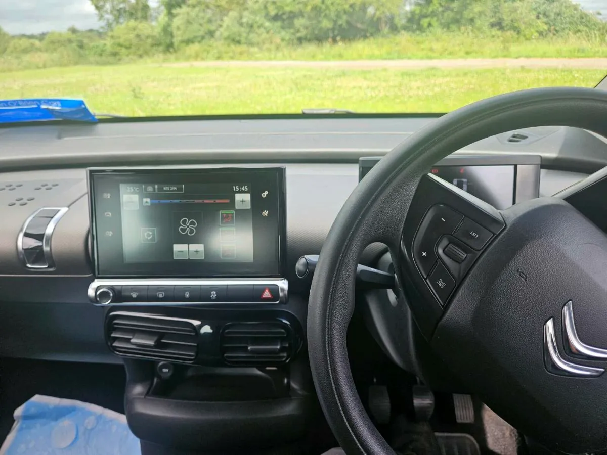 16 Citroën c4 cactus 1 owner look - Image 2