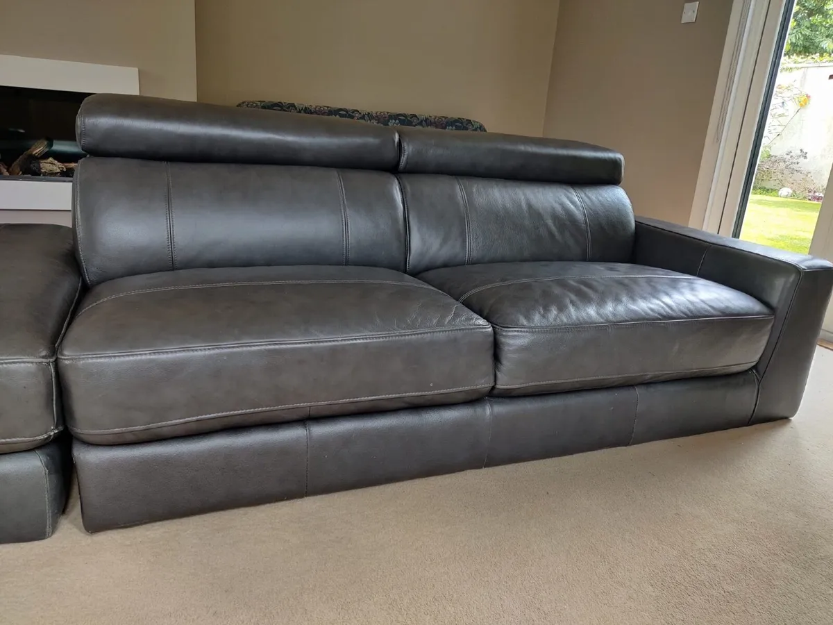 Couch - Image 2