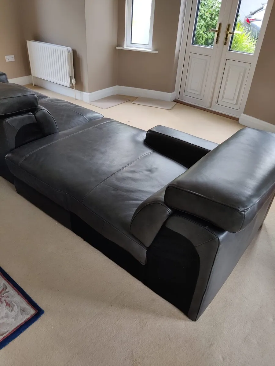 Couch - Image 3