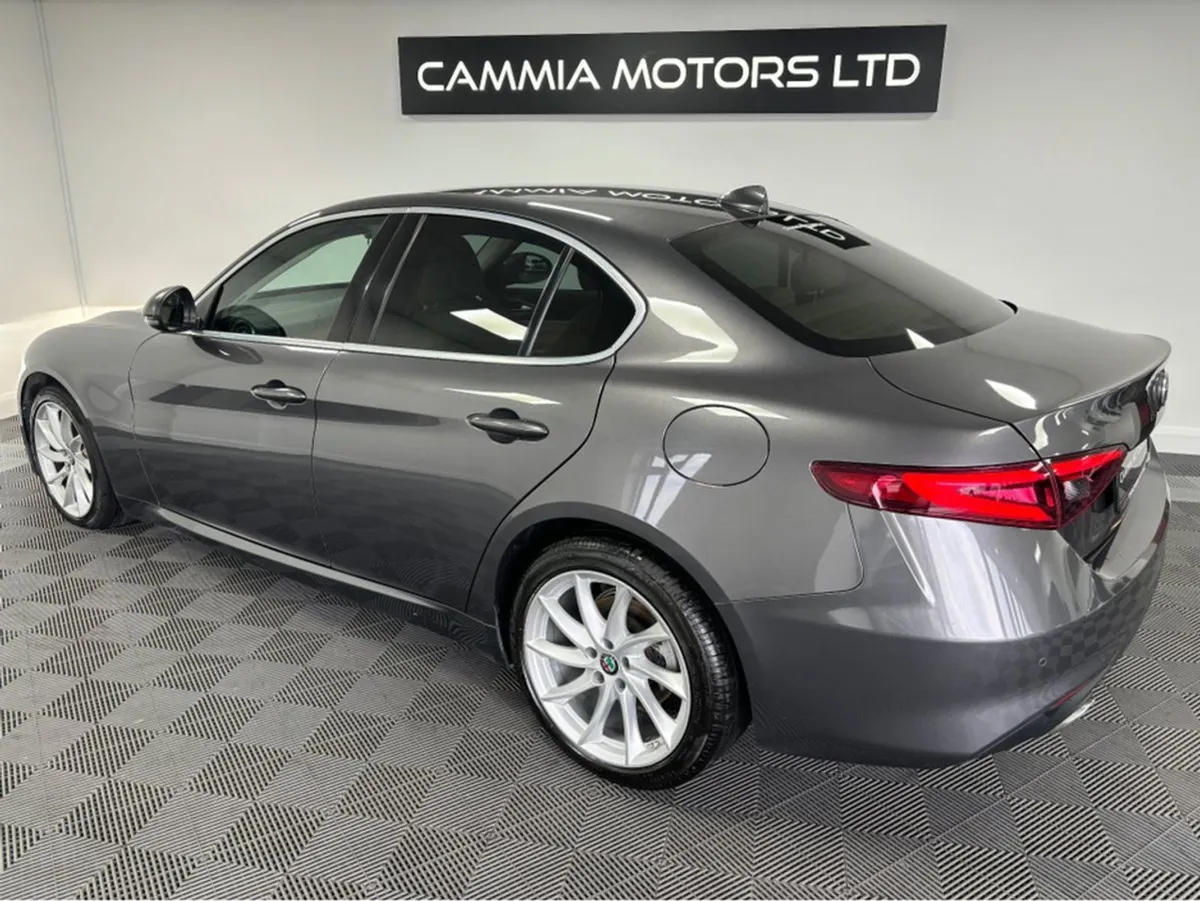 Alfa Romeo Giulia Alfa Romeo Guilia harman Kardan - Image 3