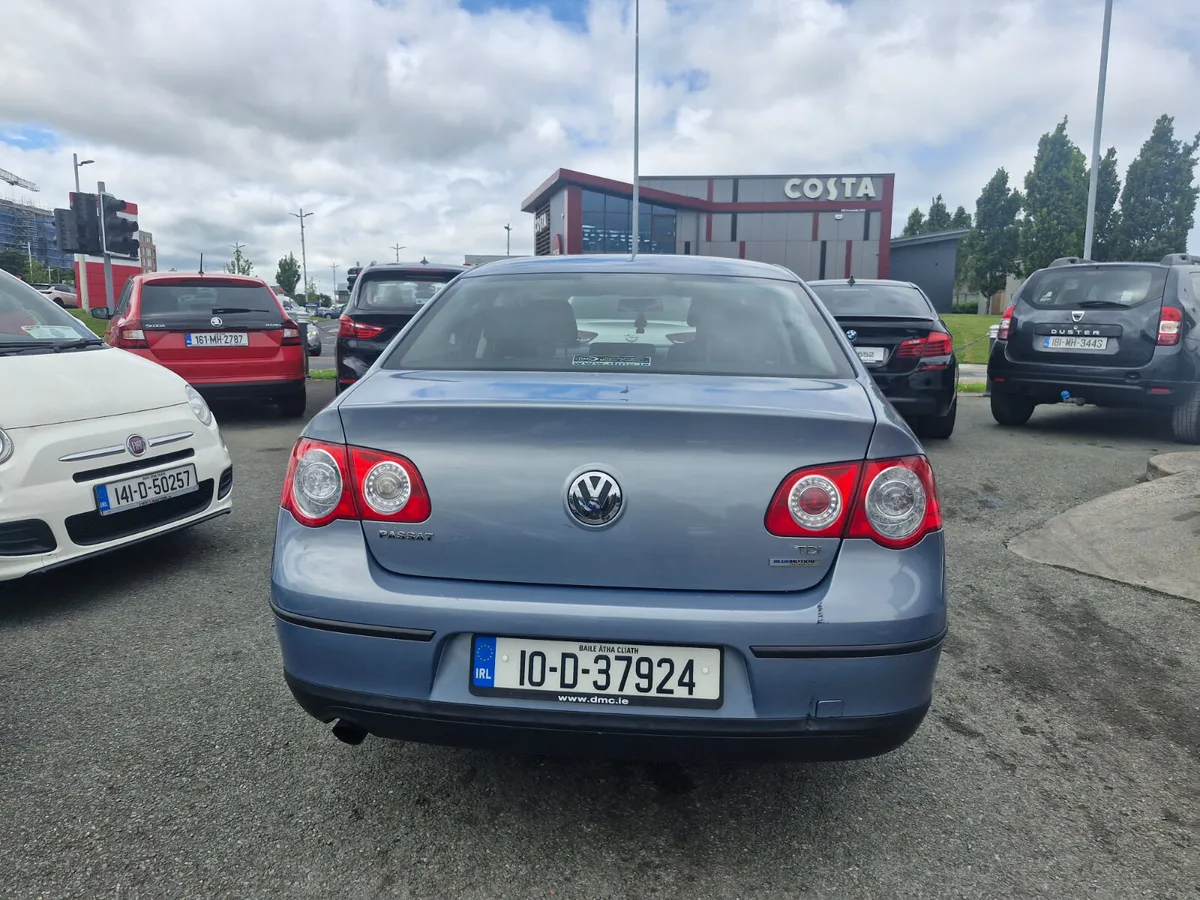 Volkswagen Passat 2010 - Image 4